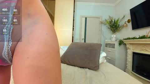 Julie online show from April 1, 5:52 am