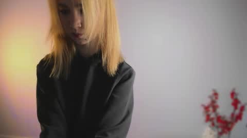 Emi and Ohpi online show from March 25, 1:58 pm