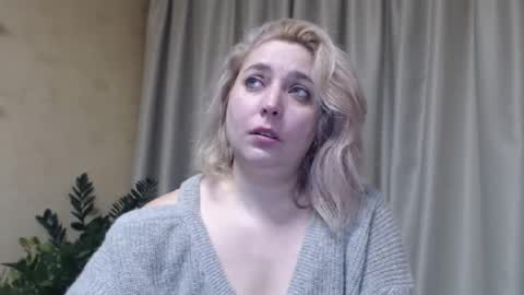 Snapshot of ohsweetiren chatting on February 4, 7:40 am Iren online show from February 4, 7:40 am