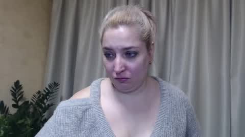 Snapshot of ohsweetiren chatting on February 15, 7:16 am Iren online show from February 15, 7:16 am