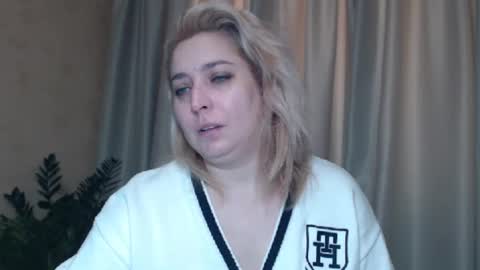 Snapshot of ohsweetiren chatting on January 12, 7:11 am Iren online show from January 12, 7:11 am