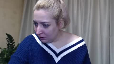 Snapshot of ohsweetiren chatting on February 22, 7:23 am Iren online show from February 22, 7:23 am