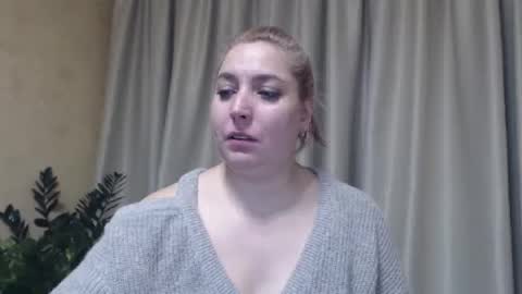 Snapshot of ohsweetiren chatting on January 21, 7:04 am Iren online show from January 21, 7:04 am