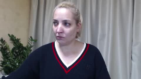 Mari online show from November 12, 6:06 pm