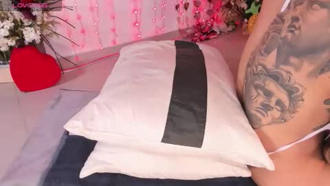 ohyesly_ online show from February 24, 10:58 am