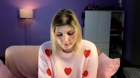 OliSunny Olivia online show from February 8, 11:29 pm