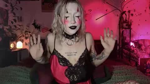 Olive online show from October 25, 1:30 pm