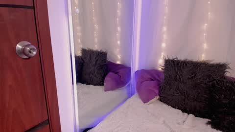 IG Im Oliviamorrys X OliviaMorrys online show from April 8, 10:34 pm