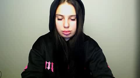 Olivia online show from October 7, 3:55 am