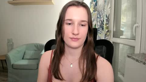 Oliwiaa2004 online show from January 8, 10:27 pm