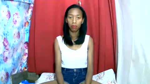 oliviah27 online show from October 13, 6:05 am