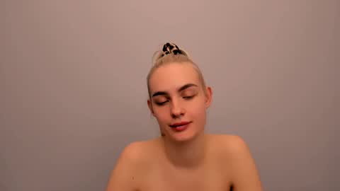 oliviaBeauty online show from January 10, 11:09 pm