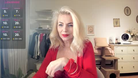 ollalla7 online show from November 6, 6:25 pm