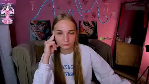 Ollivia online show from June 15, 5:40 am