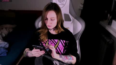 on_yxxx online show from December 8, 4:50 pm