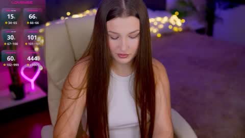 L A Y A online show from October 20, 1:03 pm