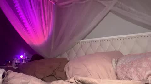 onlineerica online show from February 22, 7:42 am