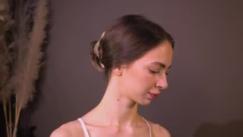  JETT  online show from April 16, 9:03 pm