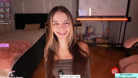 Snapshot of oooops__ chatting on September 23, 5:16 am Eva online show from September 23, 5:16 am