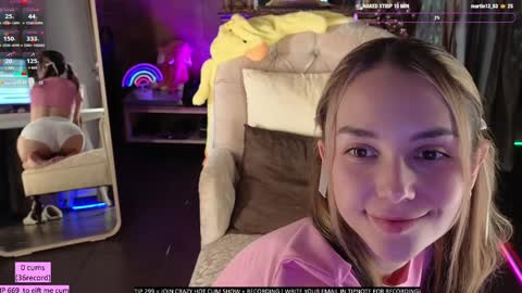 Snapshot of oooops__ chatting on December 11, 7:14 pm Eva online show from December 11, 7:14 pm