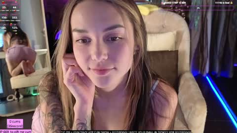 Snapshot of oooops__ chatting on December 13, 12:06 pm Eva online show from December 13, 12:06 pm