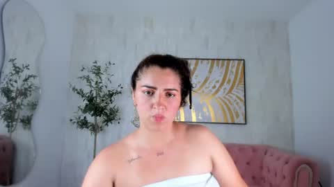 Ofelia Mara online show from June 25, 5:12 am