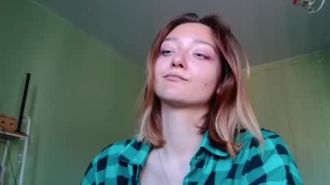 Snapshot of orange___melani chatting on September 17, 10:24 am Melani online show from September 17, 10:24 am