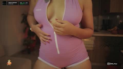 Orla online show from October 31, 2:13 am