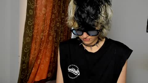 Snapshot of ottoyan_ chatting on December 13, 6:59 pm Otto 3 online show from December 13, 6:59 pm