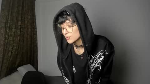 Snapshot of ottoyan_ chatting on February 17, 12:43 am Otto 3 online show from February 17, 12:43 am