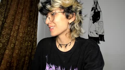 Snapshot of ottoyan_ chatting on December 3, 9:45 pm Otto 3 online show from December 3, 9:45 pm