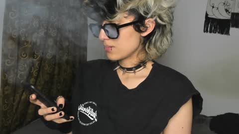Snapshot of ottoyan_ chatting on December 13, 4:11 am Otto 3 online show from December 13, 4:11 am
