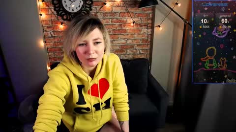 Snapshot of ozalin_green chatting on December 20, 8:38 am ozalin_green online show from December 20, 8:38 am