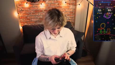 Snapshot of ozalin_green chatting on December 5, 8:11 am ozalin_green online show from December 5, 8:11 am