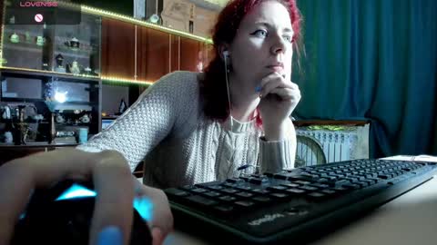 Snapshot of pa1e_pr1ncess chatting on February 6, 7:56 am Ella online show from February 6, 7:56 am
