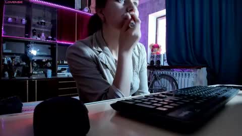 Snapshot of pa1e_pr1ncess chatting on March 5, 6:33 am Ella online show from March 5, 6:33 am