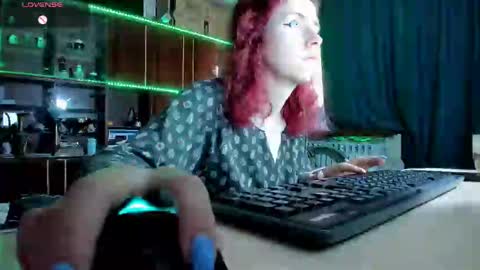 Snapshot of pa1e_pr1ncess chatting on February 15, 6:12 am Ella online show from February 15, 6:12 am