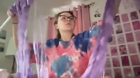 paisleysnowxo online show from March 11, 9:04 pm