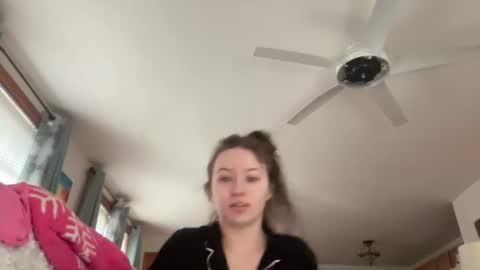 paisleysnowxo online show from October 29, 5:37 pm