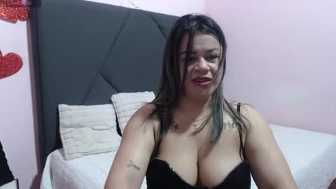 pamela_echeverria online show from March 4, 11:50 am