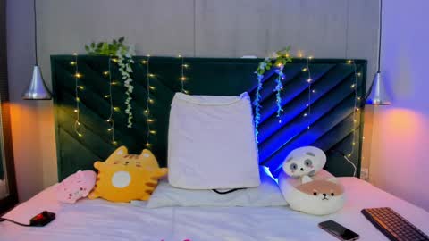 Pamela  online show from February 8, 1:01 pm