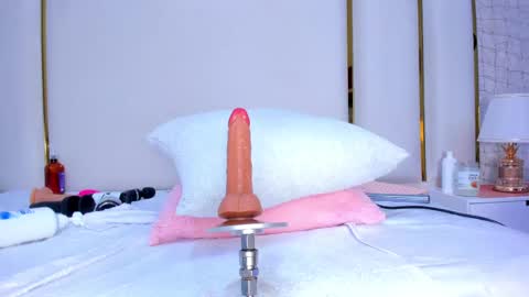 Paola  online show from September 17, 2:26 pm