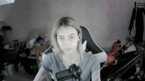 paradise_shade online show from November 26, 9:32 am