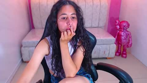 Snapshot of paris_1sub chatting on September 9, 5:35 pm Paris 1sub online show from September 9, 5:35 pm