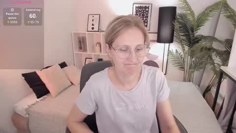 Paris online show from October 12, 8:11 pm