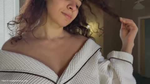 Call me Miss Alice Careful Passion Queen online show from May 30, 10:02 am