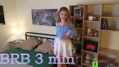 Vicki online show from December 5, 10:49 am