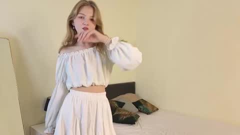 Snapshot of patricia_perry chatting on September 20, 10:13 am Vicki online show from September 20, 10:13 am