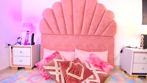 Paula   online show from March 6, 12:00 pm