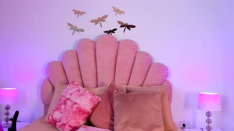 Paula   online show from February 20, 1:01 pm